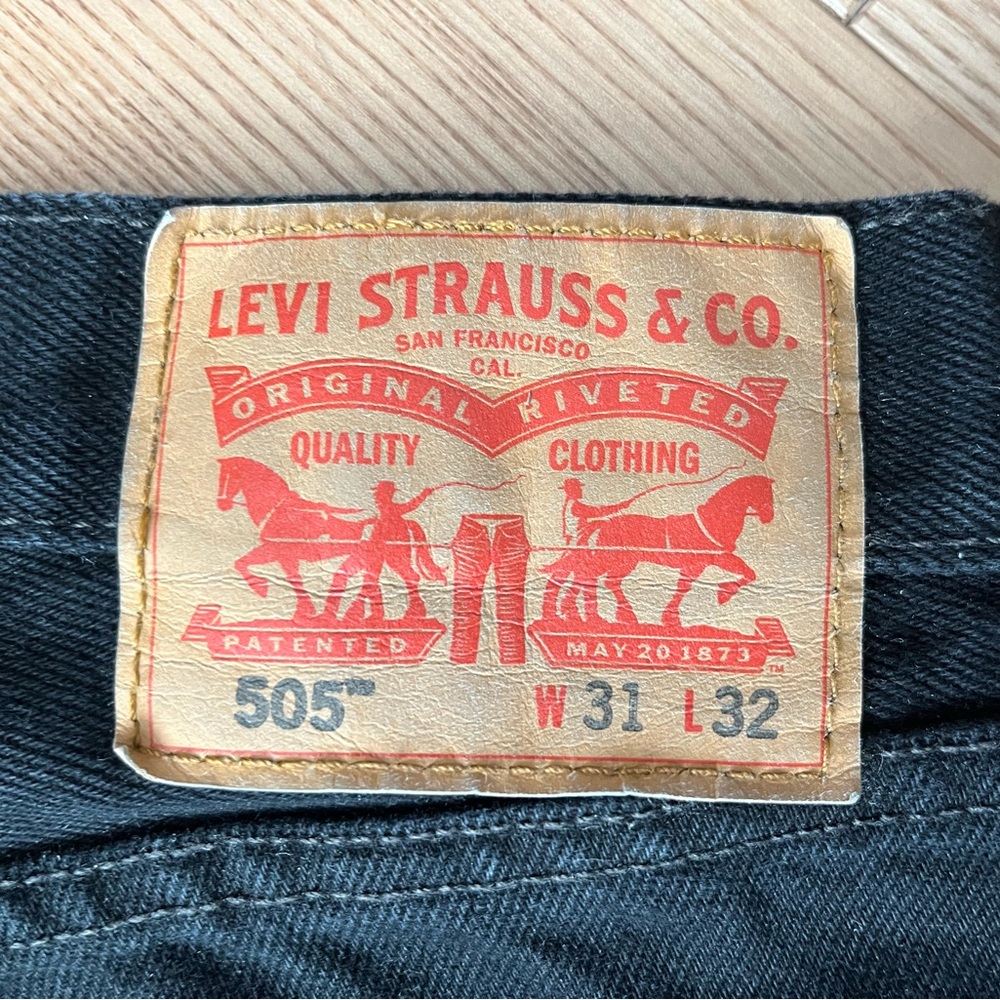 NEW … Black LEVI’S 505 was washed but never worn